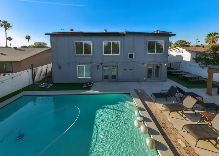 Extravagant Retreat Pool Gazebo Heatedpool Phoenix