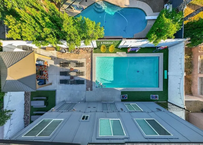 Extravagant Retreat Pool Gazebo Heatedpool Apartment