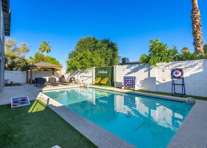 Apartment Extravagant Retreat Pool Gazebo Heatedpool