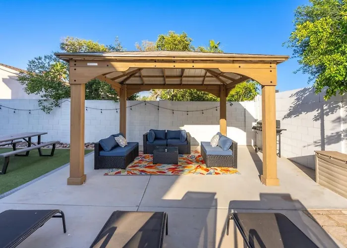Apartment Extravagant Retreat Pool Gazebo Heatedpool *