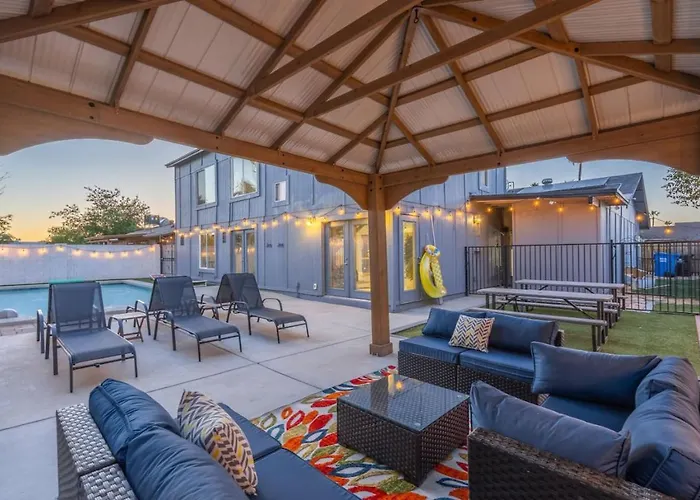 Apartment Extravagant Retreat Pool Gazebo Heatedpool